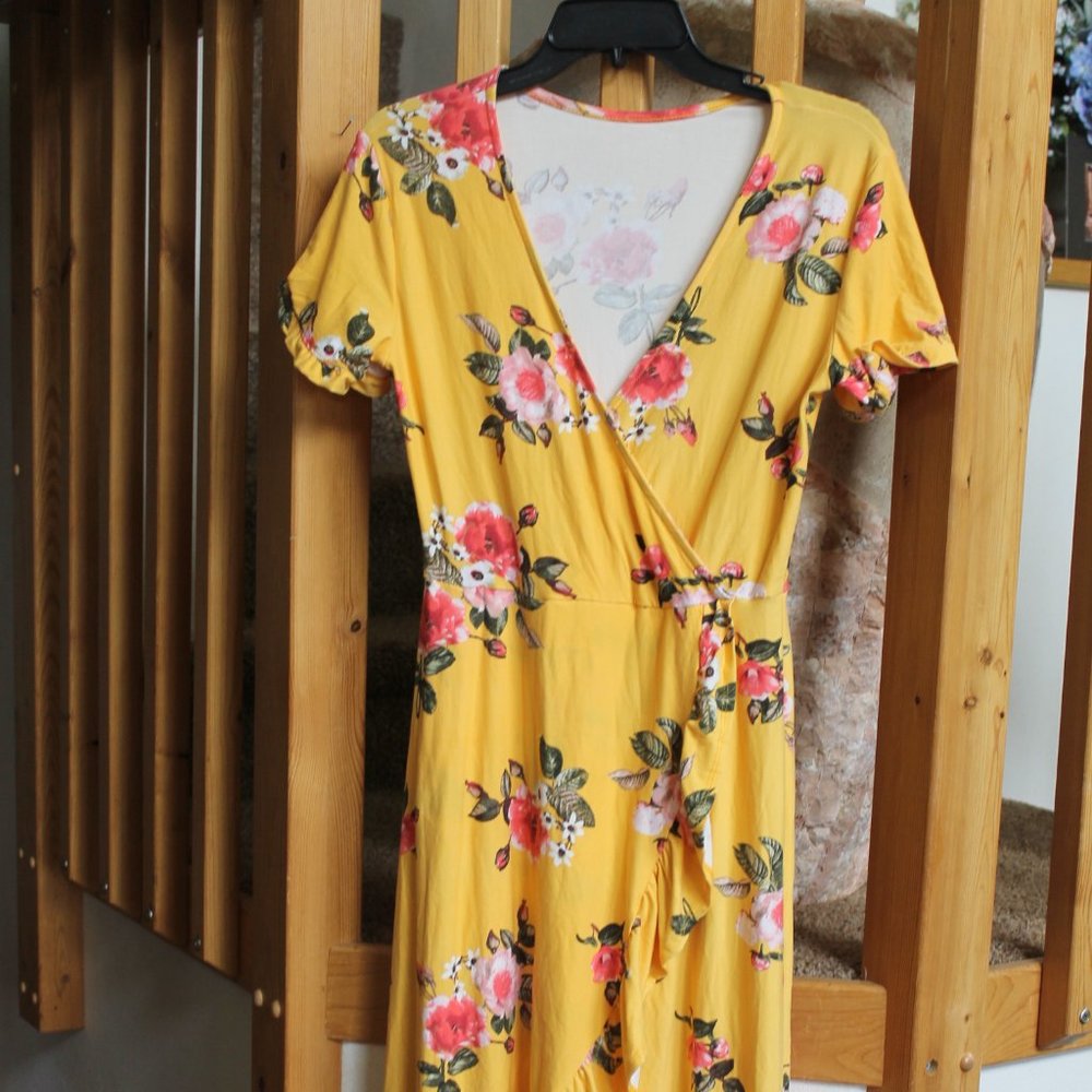 BRIGHT YELLOW FLORAL FAUX WRAP HI LOW  DRESS M EUC